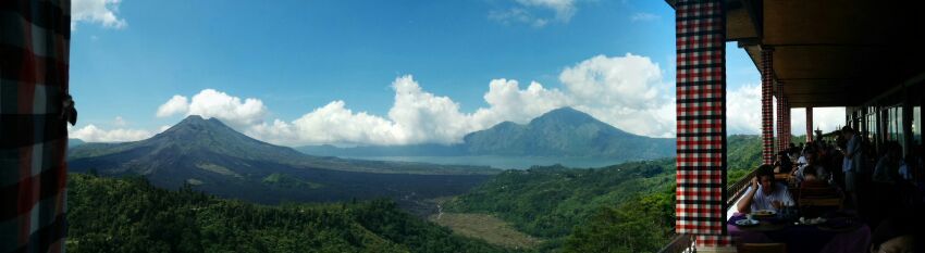 ViajesFreya/Blog/Mis-Viajes/Bali-2014/Comiendo-con-el-volcan-Batur
