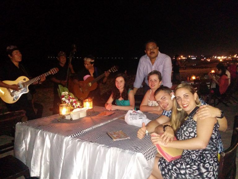 ViajesFreya/Blog/Mis-Viajes/Bali-2014/Cena-en-la-playa-de-Jimbaran